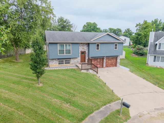 2102 SPECK CT, Columbia, MO 65202