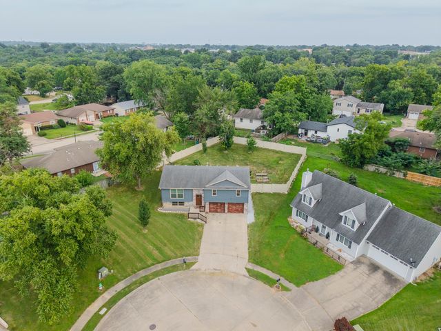 2102 SPECK CT, Columbia, MO 65202