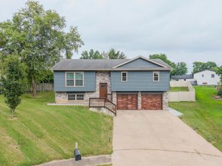 2102 SPECK CT, Columbia, MO 65202