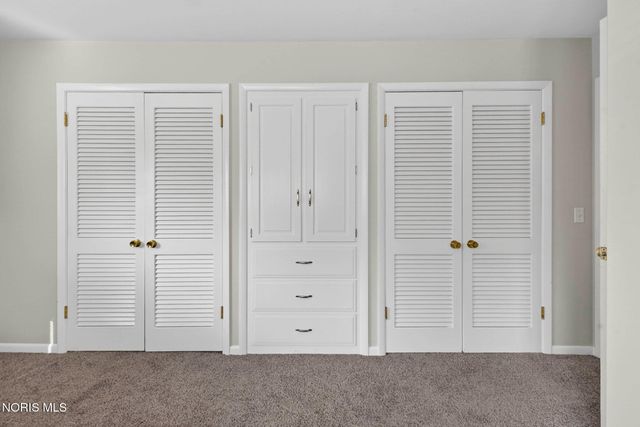 2130 Richards Road, 2, Ottawa Hills, OH 43606