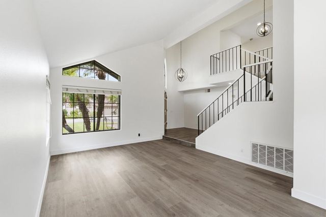 3926 Santa Nella Pl, San Diego, CA 92130
