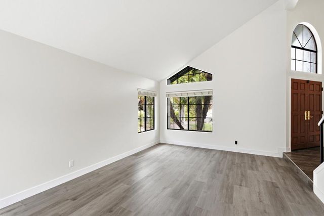 3926 Santa Nella Pl, San Diego, CA 92130