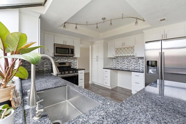 3926 Santa Nella Pl, San Diego, CA 92130