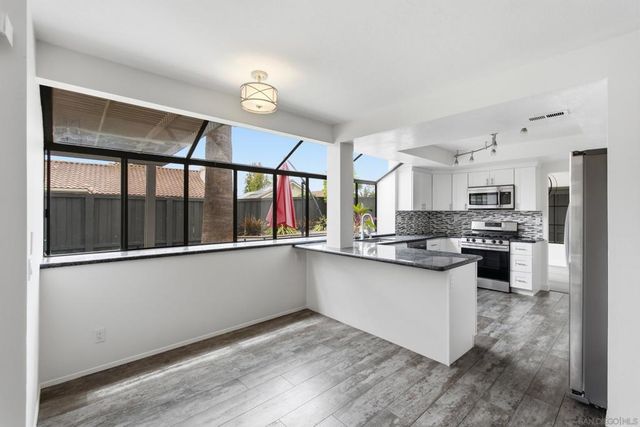 3926 Santa Nella Pl, San Diego, CA 92130