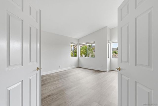 3926 Santa Nella Pl, San Diego, CA 92130