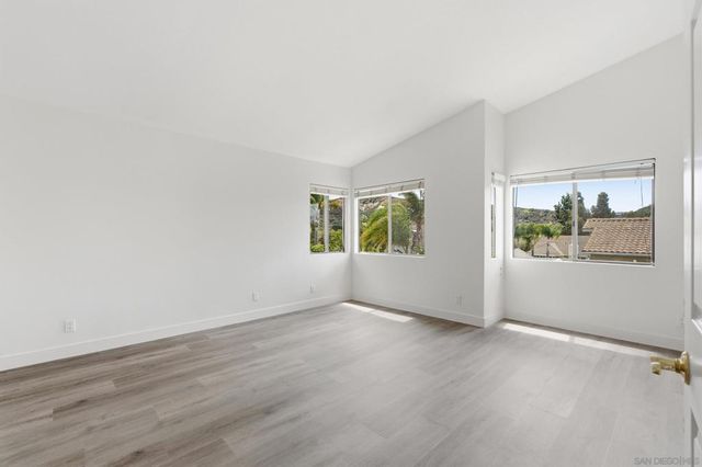 3926 Santa Nella Pl, San Diego, CA 92130