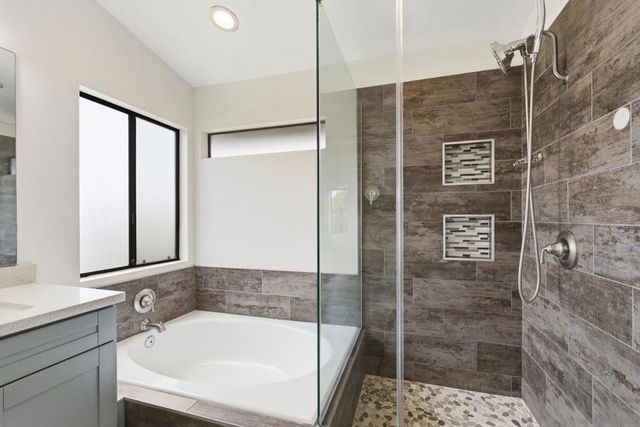 3926 Santa Nella Pl, San Diego, CA 92130