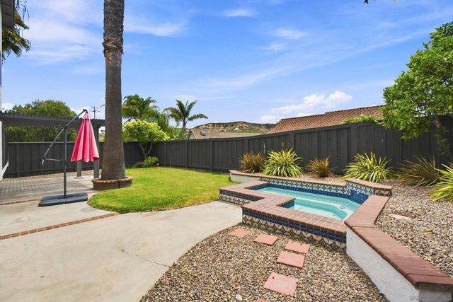 3926 Santa Nella Pl, San Diego, CA 92130
