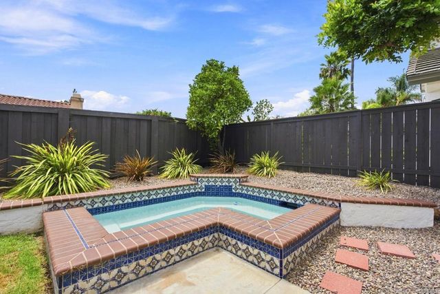 3926 Santa Nella Pl, San Diego, CA 92130