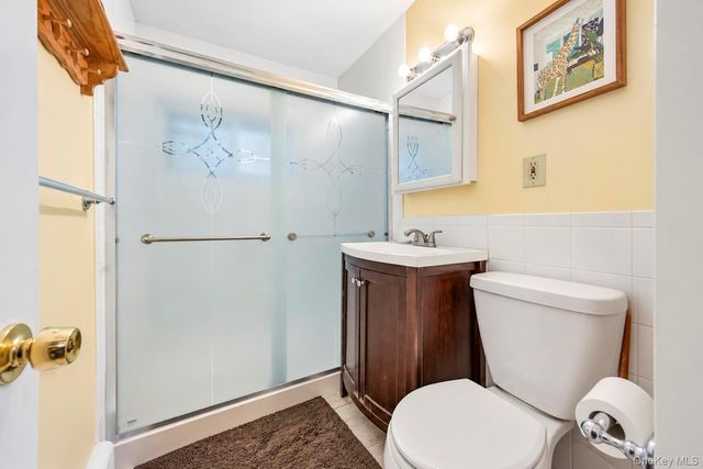 35 Meeting Lane, Hicksville, NY 11801