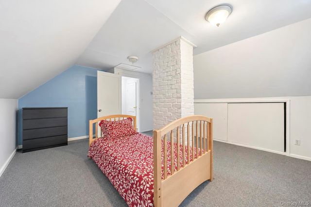 35 Meeting Lane, Hicksville, NY 11801