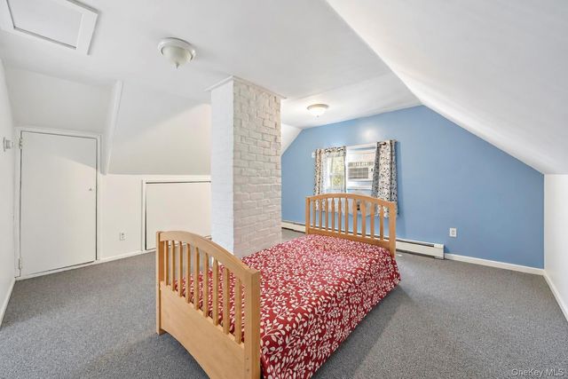 35 Meeting Lane, Hicksville, NY 11801