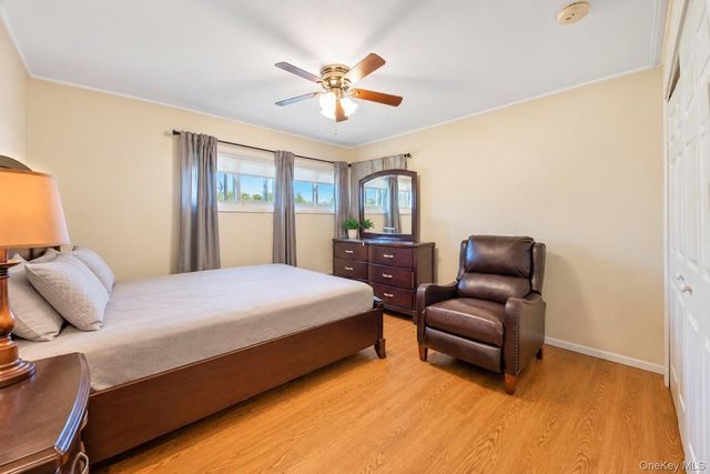 35 Meeting Lane, Hicksville, NY 11801