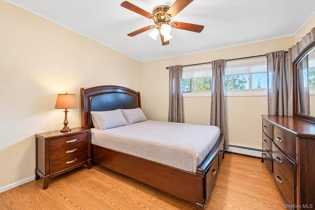 35 Meeting Lane, Hicksville, NY 11801