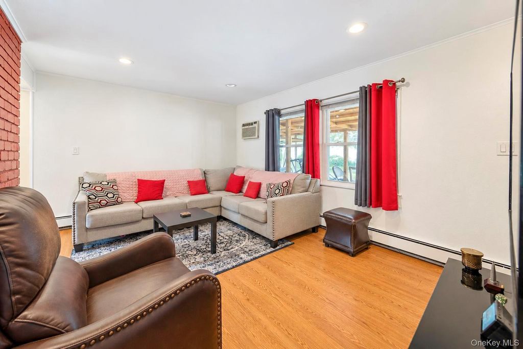 35 Meeting Lane, Hicksville, NY 11801 — photo 5