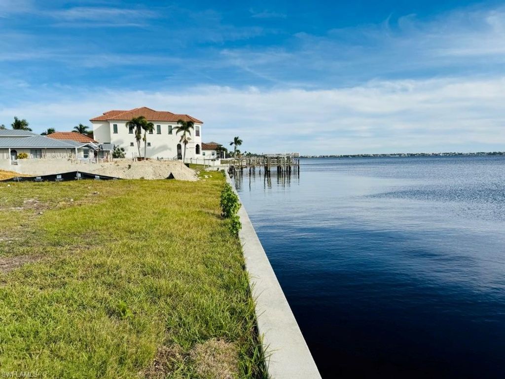 602 Coral DR, CAPE CORAL, FL 33904 — photo 3