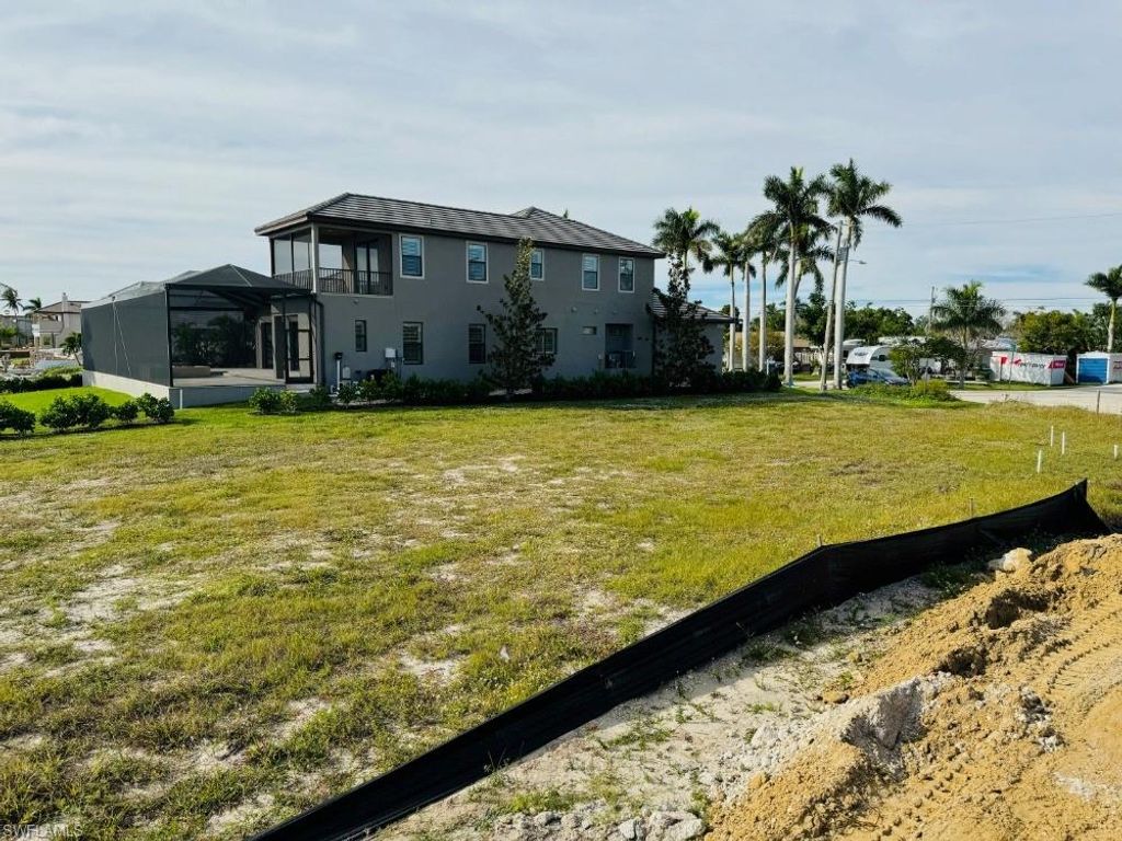 602 Coral DR, CAPE CORAL, FL 33904 — photo 4