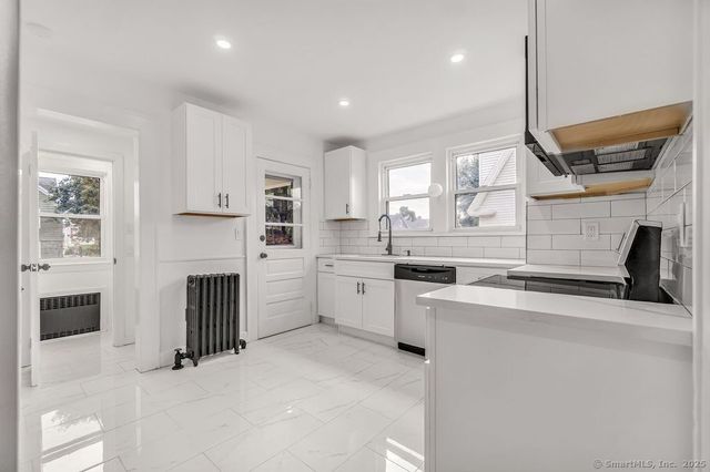 123 Harlem Avenue, Bridgeport, CT 06606