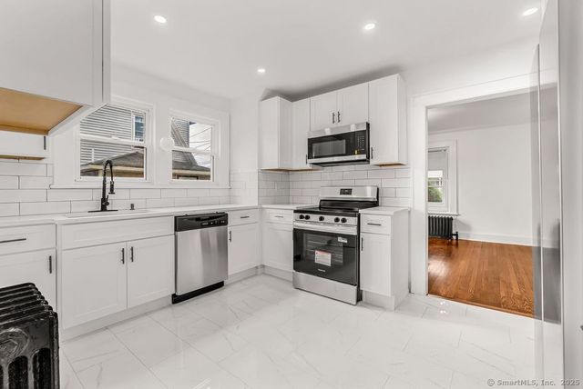 123 Harlem Avenue, Bridgeport, CT 06606