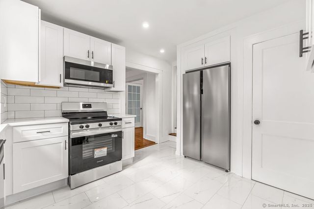 123 Harlem Avenue, Bridgeport, CT 06606