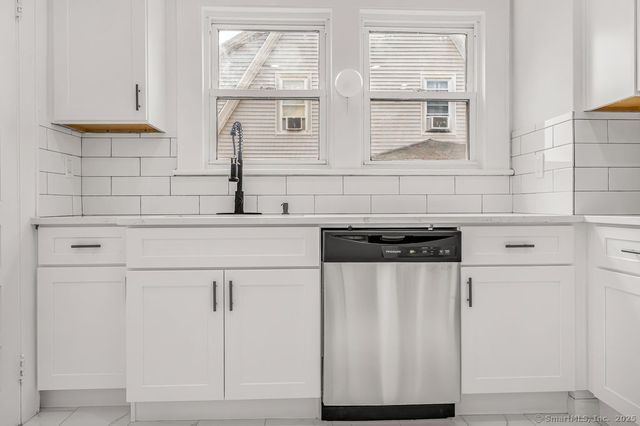 123 Harlem Avenue, Bridgeport, CT 06606