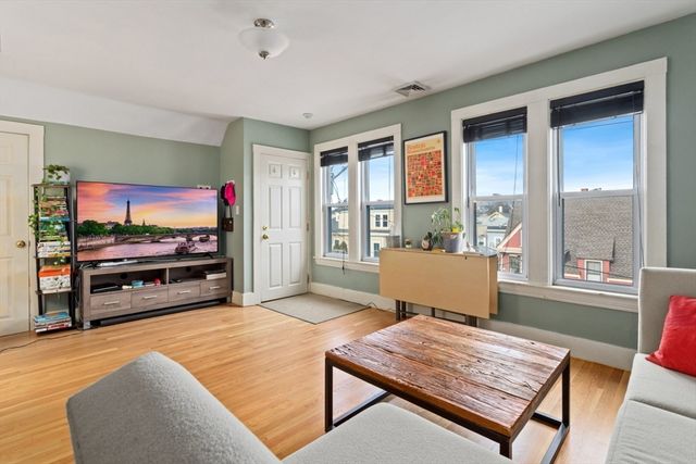 29 Ocean Ave 4, Salem, MA 01970