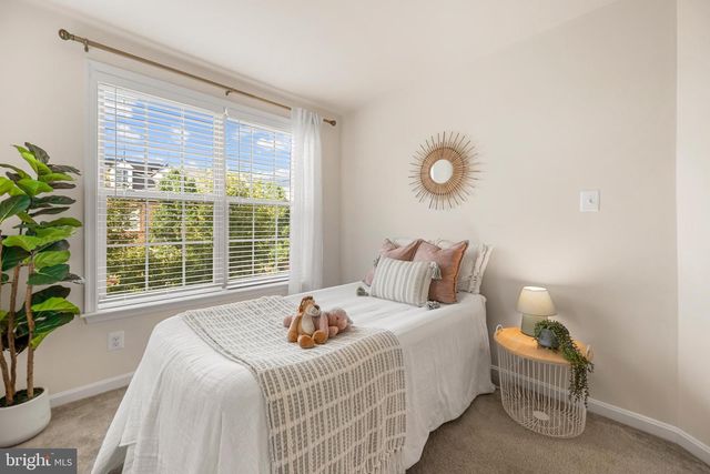 9810 SMITHVIEW PL, Lanham, MD 20706