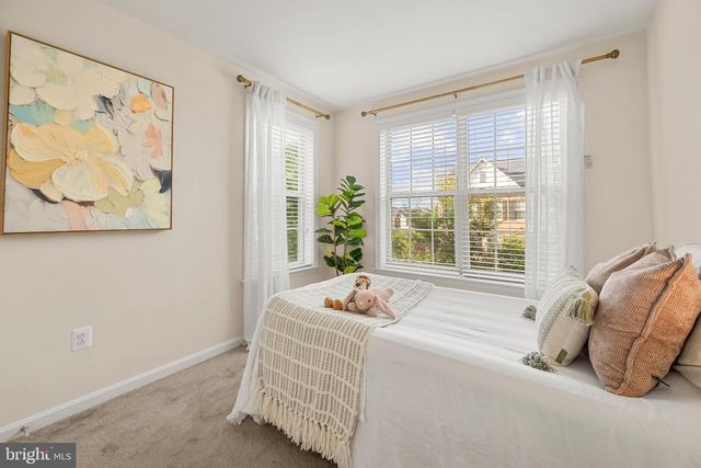 9810 SMITHVIEW PL, Lanham, MD 20706