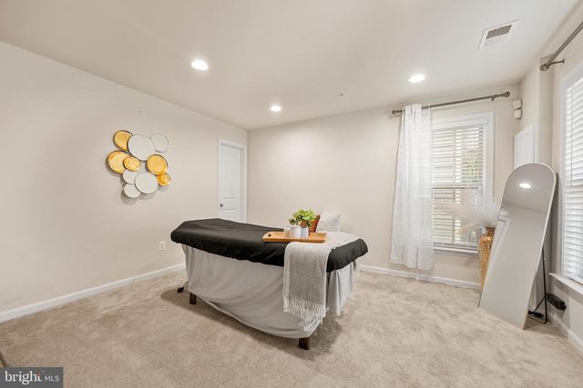9810 SMITHVIEW PL, Lanham, MD 20706