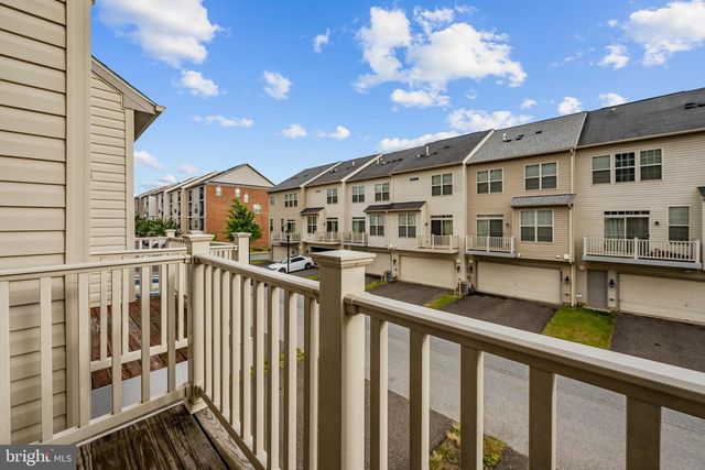 9810 SMITHVIEW PL, Lanham, MD 20706