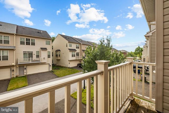 9810 SMITHVIEW PL, Lanham, MD 20706