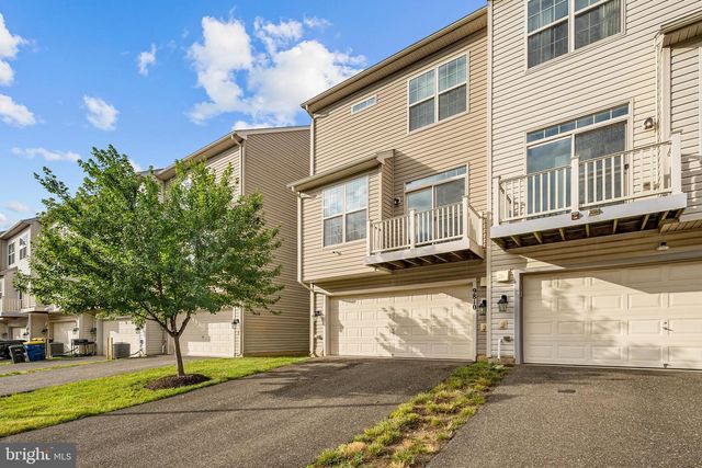 9810 SMITHVIEW PL, Lanham, MD 20706