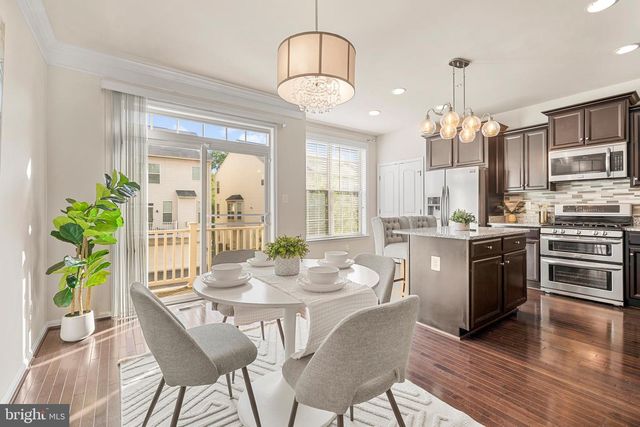 9810 SMITHVIEW PL, Lanham, MD 20706