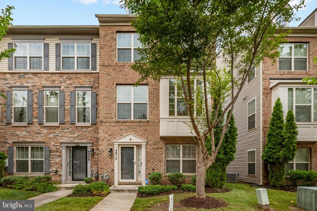 9810 SMITHVIEW PL, Lanham, MD 20706