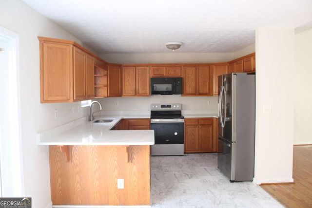 3755 Fern Creek Drive, Flowery Branch, GA 30542