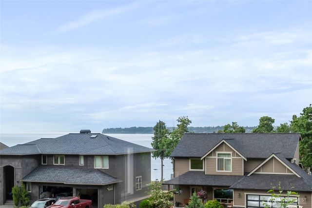 5519 Whitehorn Way, Blaine, WA 98230