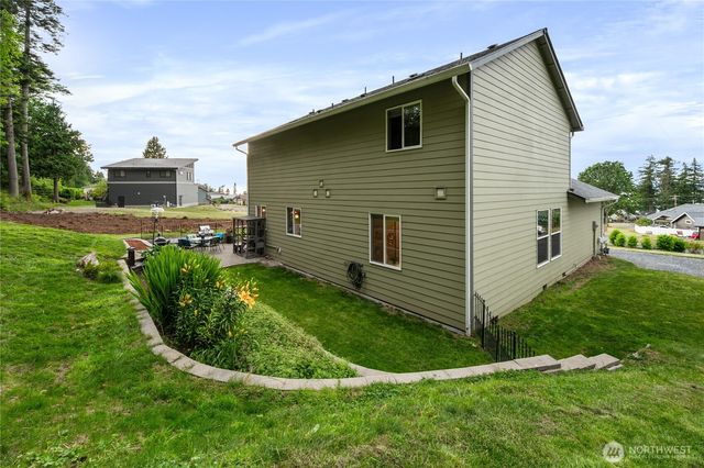 5519 Whitehorn Way, Blaine, WA 98230