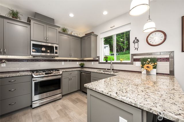 5519 Whitehorn Way, Blaine, WA 98230