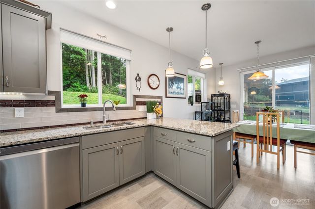 5519 Whitehorn Way, Blaine, WA 98230