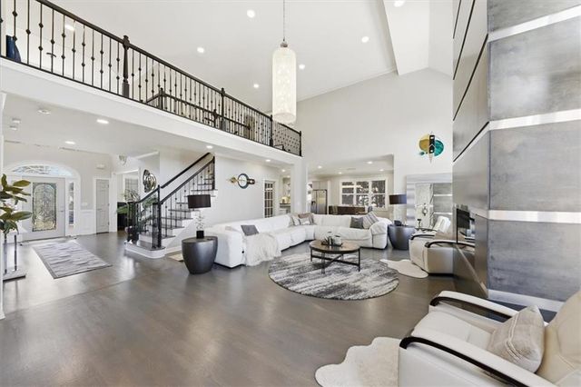 1121 Hiddenbrook Lane, Suwanee, GA 30024