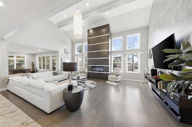 1121 Hiddenbrook Lane, Suwanee, GA 30024