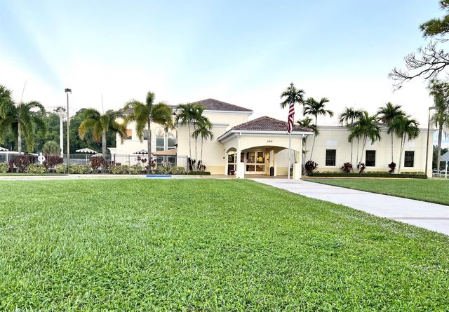 260 Dorchester K, West Palm Beach, FL 33417