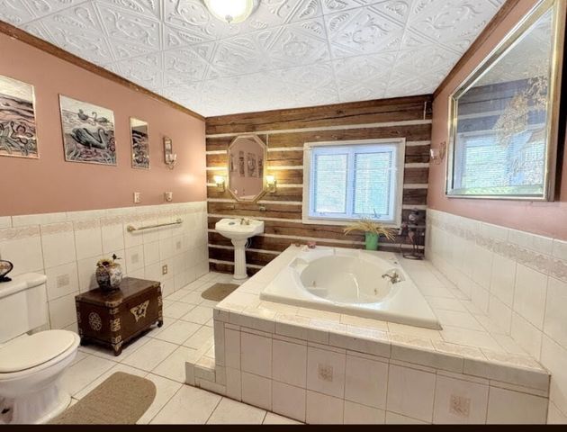 480 Hickman Shores Rd, Dover, TN 37058