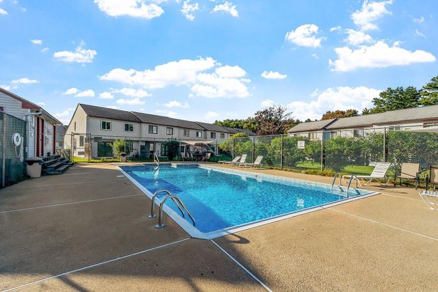 262 Stonebridge Drive, Nashua, NH 03063