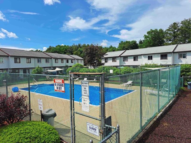 262 Stonebridge Drive, Nashua, NH 03063