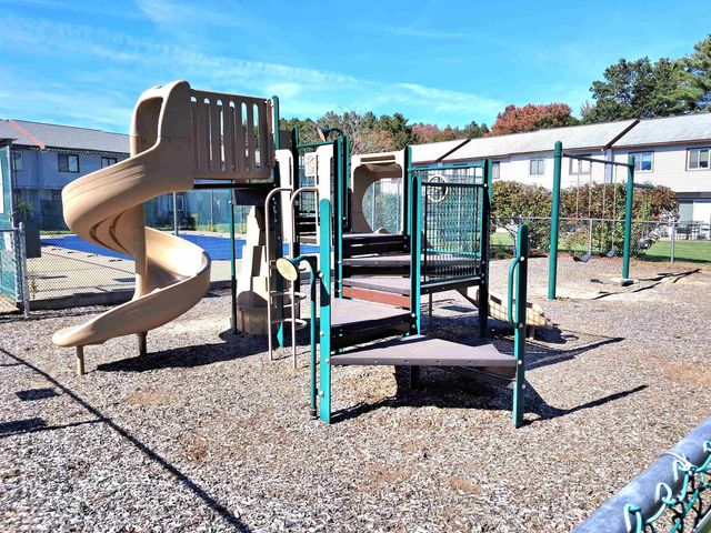 262 Stonebridge Drive, Nashua, NH 03063