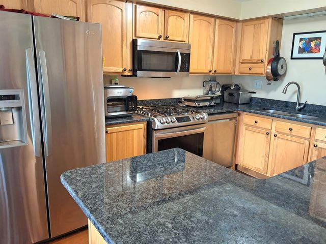 262 Stonebridge Drive, Nashua, NH 03063