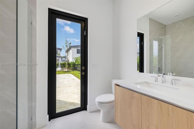 19670 NE 14th Court 19670, Miami, FL 33179