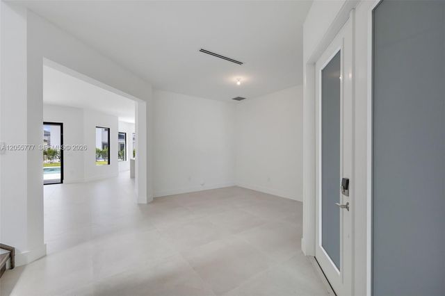 19670 NE 14th Court 19670, Miami, FL 33179