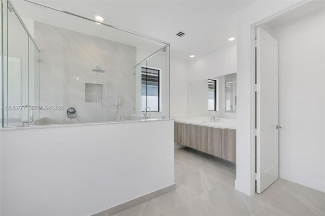 19670 NE 14th Court 19670, Miami, FL 33179